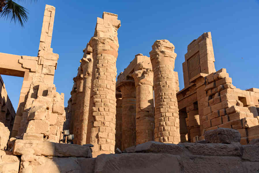 Egipto 065 - Luxor - Templo de Karnak - Sala Hipóstila.jpg